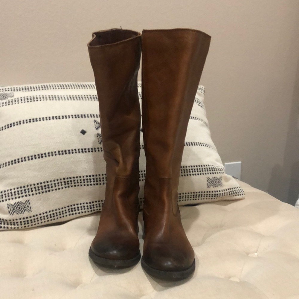 Arturo Chiang size 8.5 leather boots